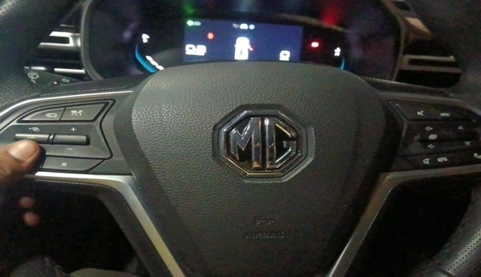 2024 MG HECTOR PLUS SAVVY PRO 1.5 TURBO CVT 7 STR, Petrol, Automatic, 8,285 km, interior