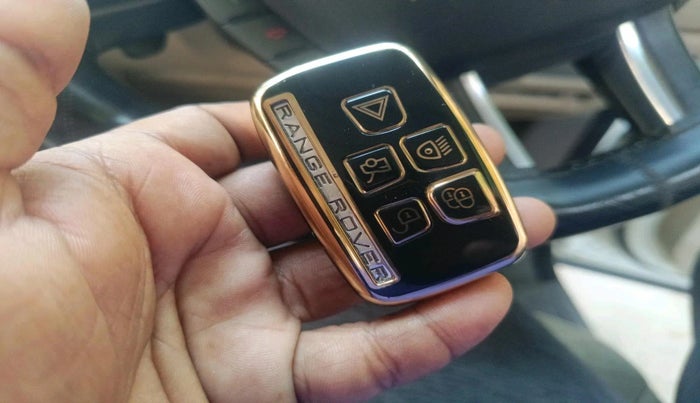 2013 Landrover Range Rover Evoque PURE SD4, Diesel, Automatic, 1,17,840 km, interior