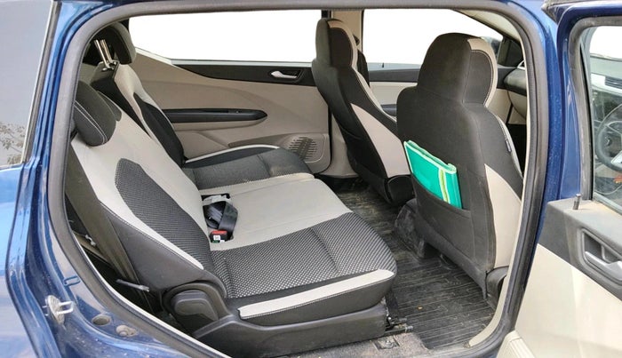 2022 Renault TRIBER RXZ, Petrol, Manual, 27,421 km, interior