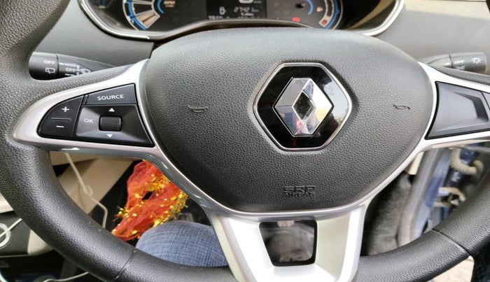 2022 Renault TRIBER RXZ, Petrol, Manual, 27,421 km, interior