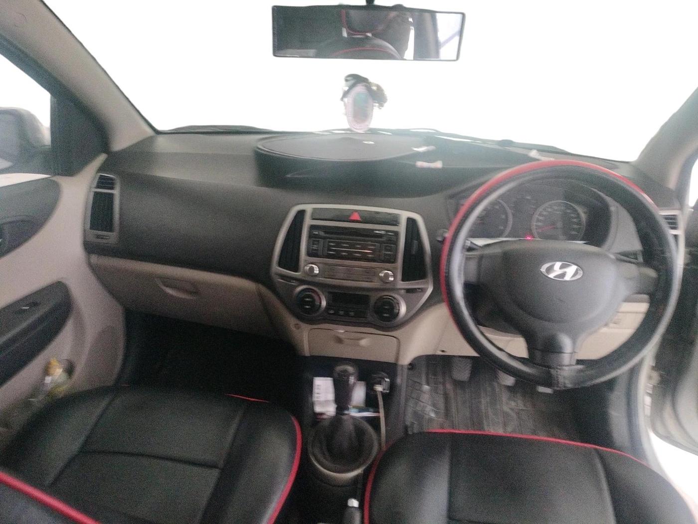 2012 Hyundai i20 MAGNA 1.4 CRDI, Diesel, Manual, 2,53,339 km, interior