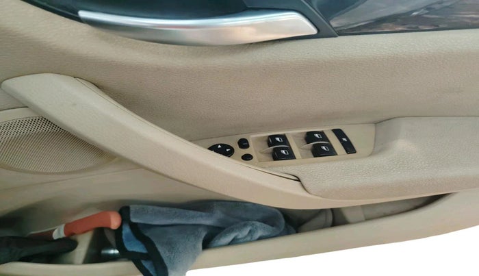 2011 BMW X1 sDrive20d, Diesel, Automatic, 1,20,473 km, interior