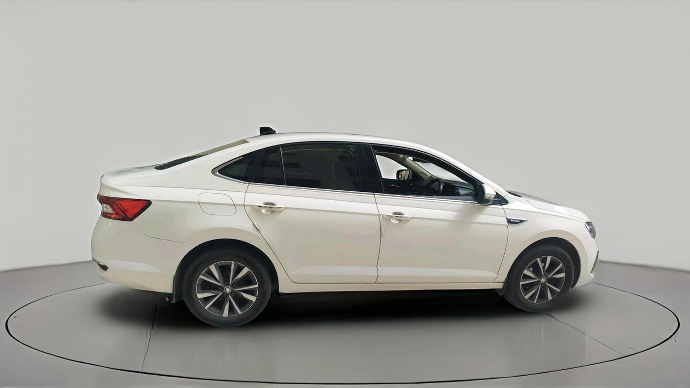 2023 Skoda SLAVIA STYLE 1.0L TSI MT, Petrol, Manual, 26,082 km, exterior