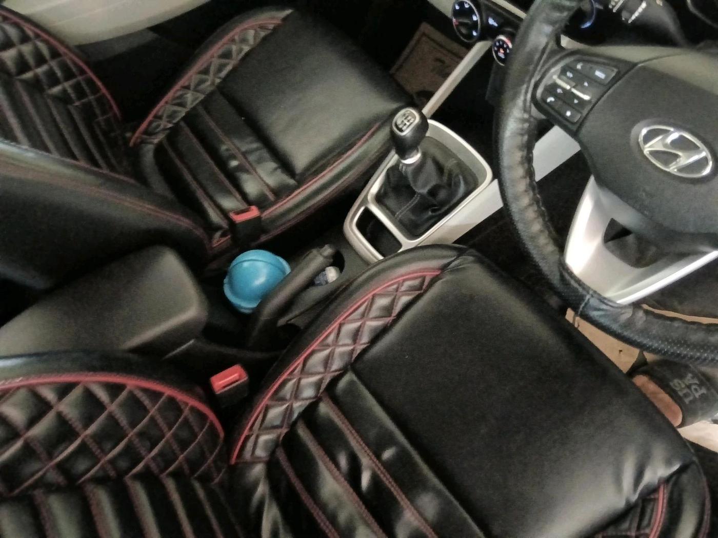 2022 Hyundai VENUE S(O) 1.2, Petrol, Manual, 18,807 km, interior