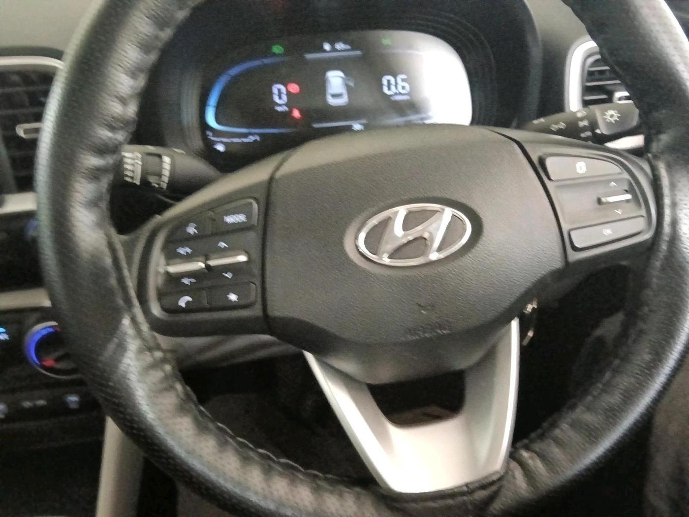 2022 Hyundai VENUE S(O) 1.2, Petrol, Manual, 18,807 km, interior