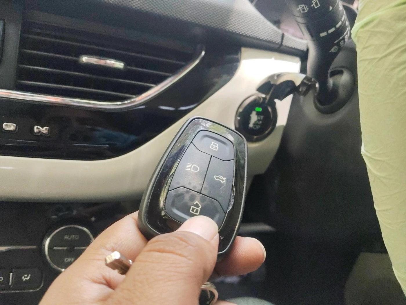 2021 Tata NEXON XZ PLUS PETROL SUNROOF, Petrol, Manual, 64,331 km, interior