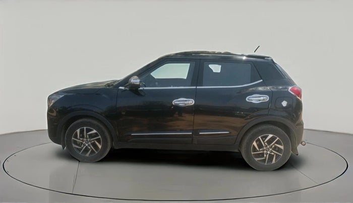 2023 Mahindra XUV300 W8 (O) 1.5 DIESEL, Diesel, Manual, 39,216 km, exterior