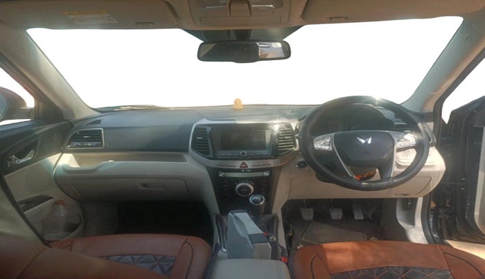 2023 Mahindra XUV300 W8 (O) 1.5 DIESEL, Diesel, Manual, 39,216 km, interior