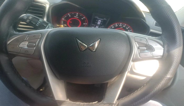 2023 Mahindra XUV300 W8 (O) 1.5 DIESEL, Diesel, Manual, 39,216 km, interior