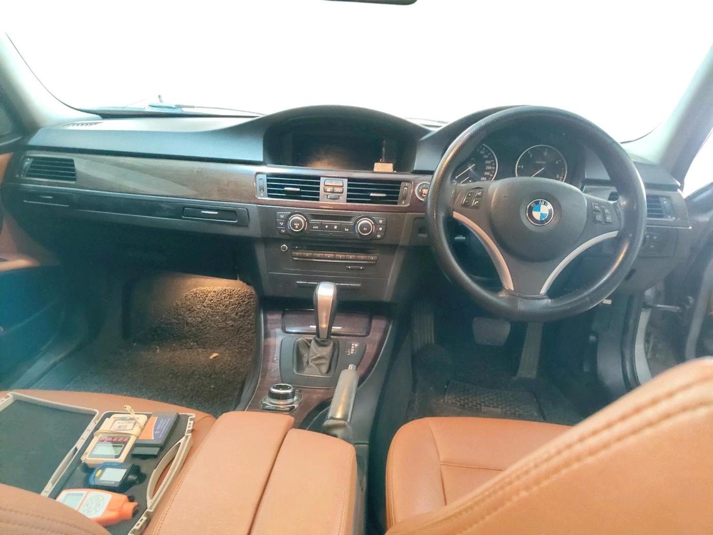 2011 BMW 3 Series 320d, Diesel, Automatic, 97,866 km, interior