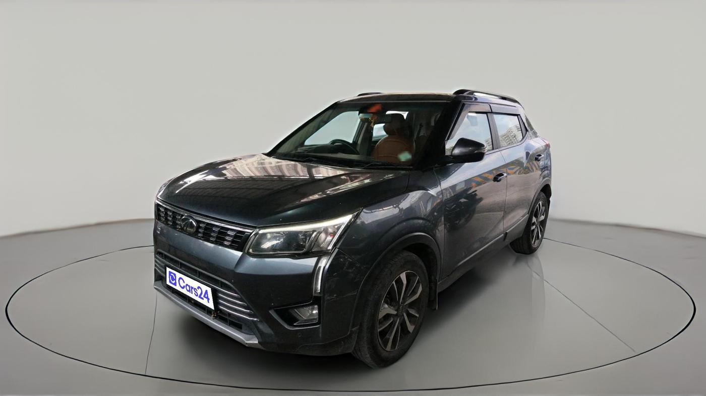 2021 Mahindra XUV300 W8 (O) 1.5 DIESEL, Diesel, Manual, 1,19,876 km, exterior