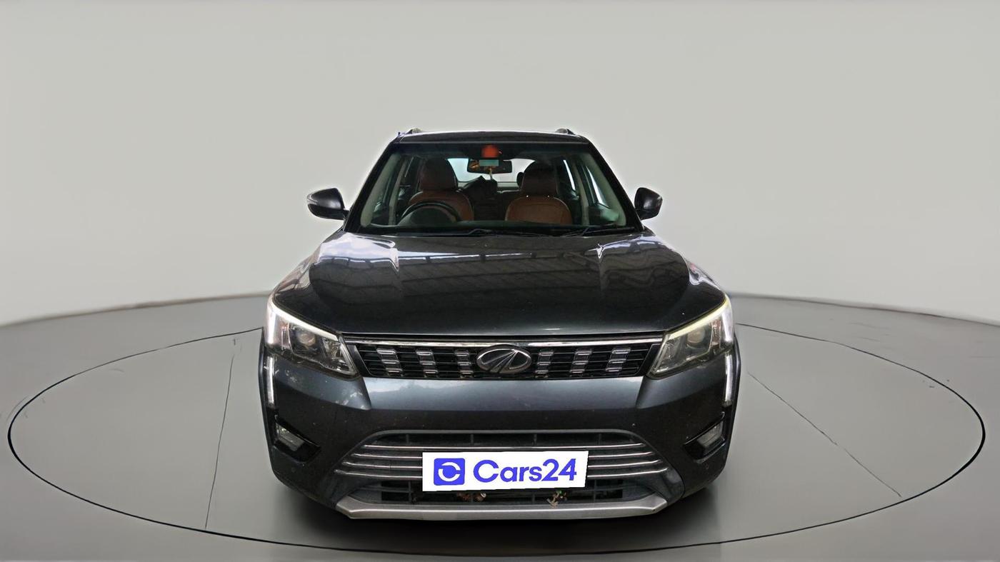 2021 Mahindra XUV300 W8 (O) 1.5 DIESEL, Diesel, Manual, 1,19,876 km, exterior
