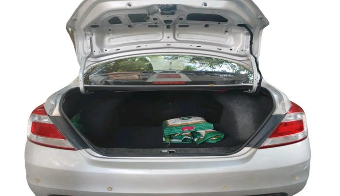 2013 Renault Scala RXL PETROL, Petrol, Manual, 55,813 km, exterior