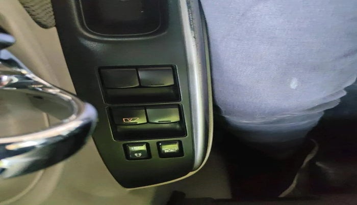 2013 Renault Scala RXL PETROL, Petrol, Manual, 55,813 km, interior