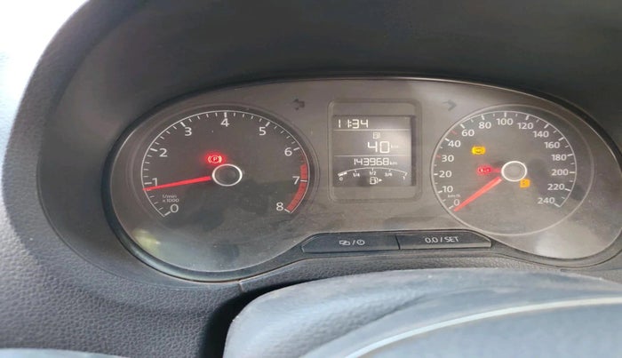 2014 Volkswagen Polo HIGHLINE1.2L, Petrol, Manual, 1,43,968 km, interior