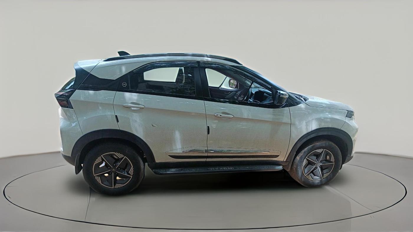 2023 Tata NEXON CREATIVE+ SUNROOF AMT 1.2 PETROL, Petrol, Automatic, 34,379 km, exterior