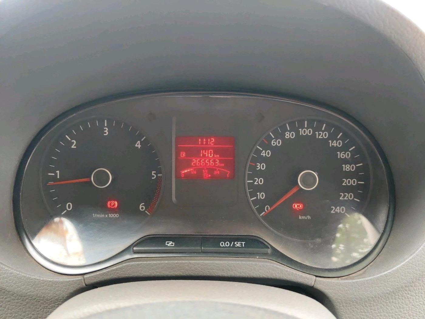2013 Volkswagen Vento COMFORTLINE DIESEL 1.6, Diesel, Manual, 2,66,563 km, interior