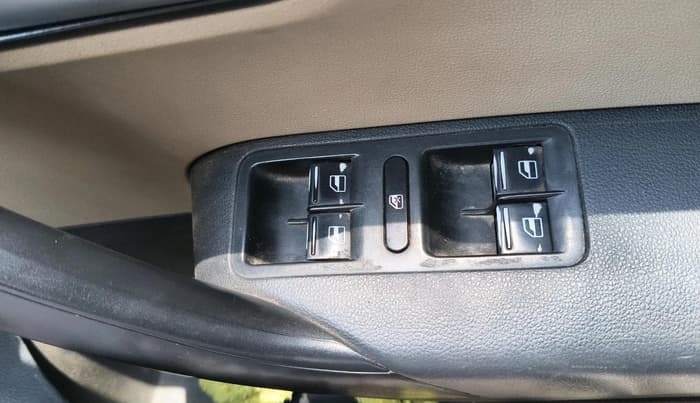 2017 Volkswagen Ameo COMFORTLINE 1.5 AT, Diesel, Automatic, 91,834 km, interior