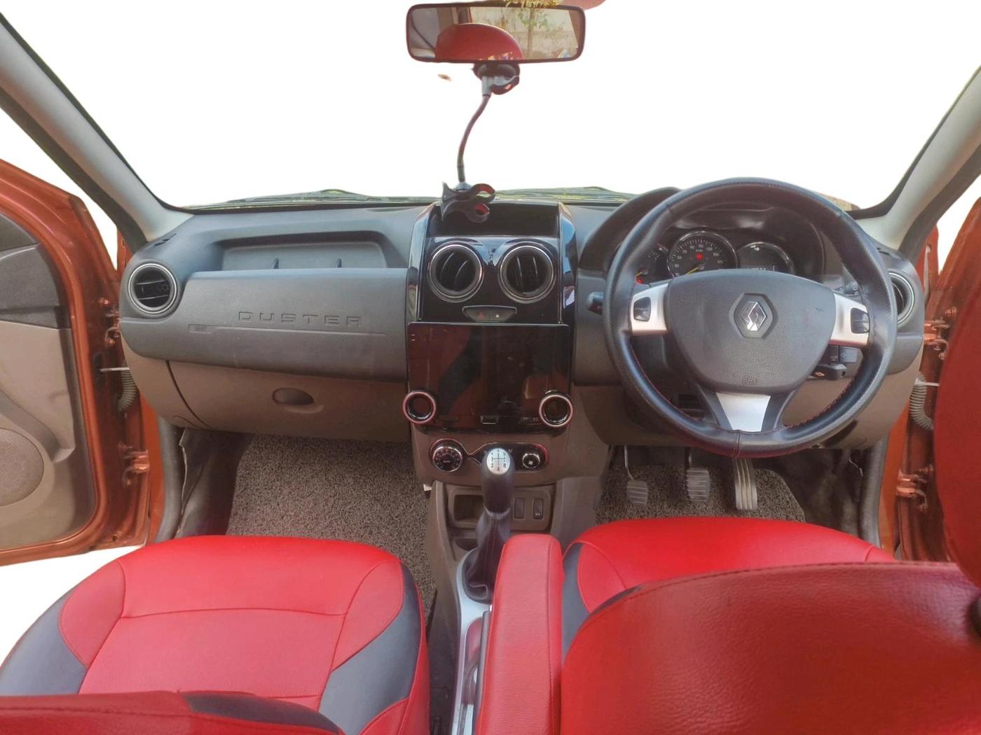 2017 Renault Duster 85 PS RXZ DIESEL, Diesel, Manual, 1,10,023 km, interior