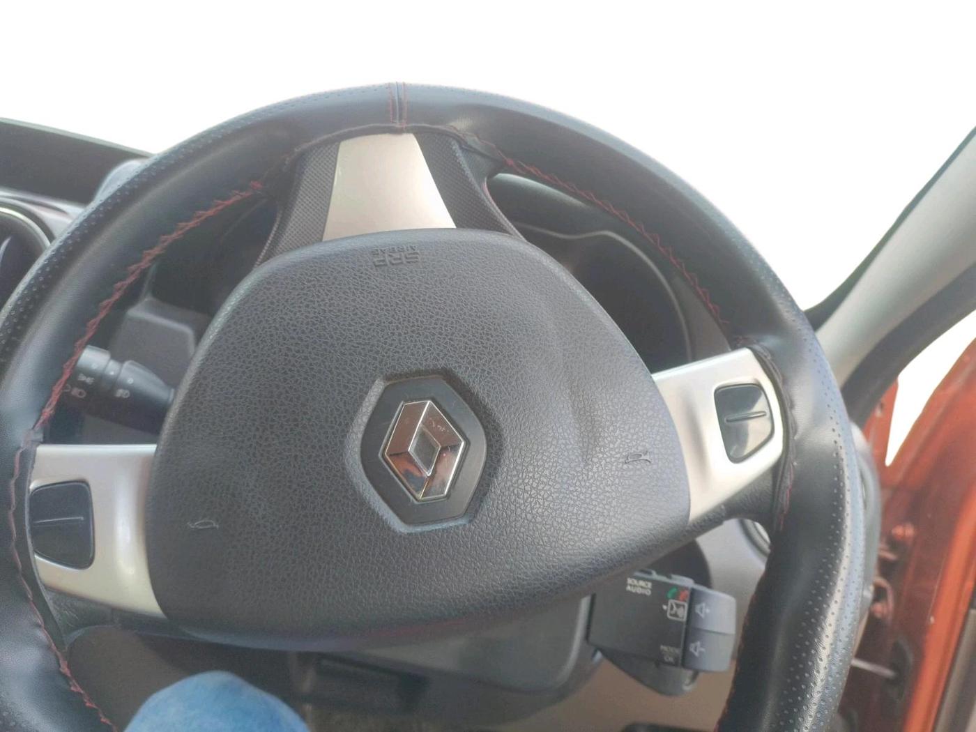 2017 Renault Duster 85 PS RXZ DIESEL, Diesel, Manual, 1,10,023 km, interior