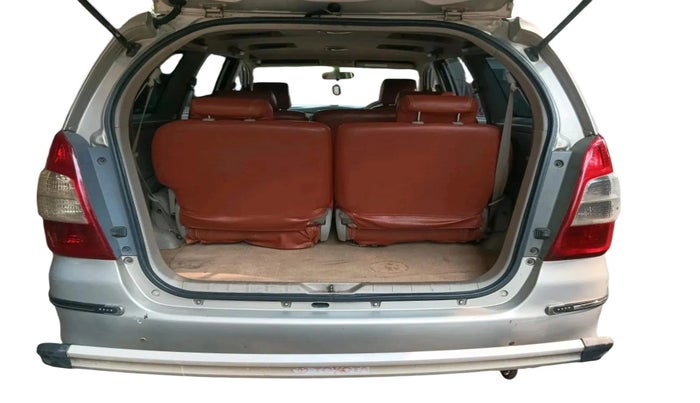 2013 Toyota Innova 2.5 VX 8 STR, Diesel, Manual, 3,91,904 km, exterior