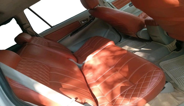 2013 Toyota Innova 2.5 VX 8 STR, Diesel, Manual, 3,91,904 km, interior