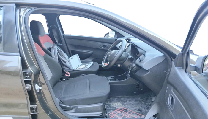 2017 Renault Kwid RXT 1.0 AMT, Petrol, Automatic, 59,949 km, interior