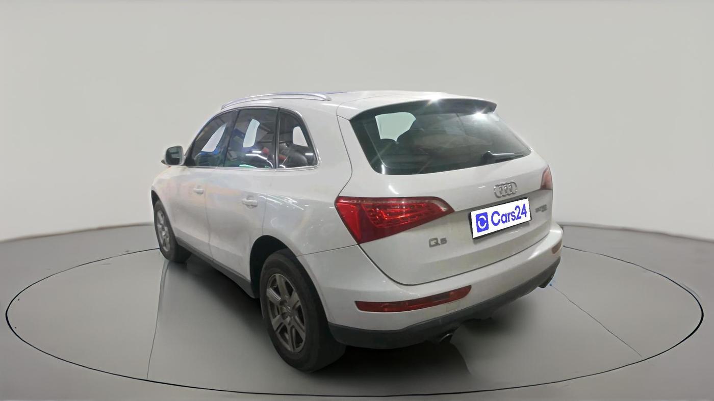 2010 Audi Q5 3.0 TDI QUATTRO, Diesel, Automatic, 1,57,649 km, exterior