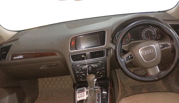 2010 Audi Q5 3.0 TDI QUATTRO, Diesel, Automatic, 1,57,649 km, interior