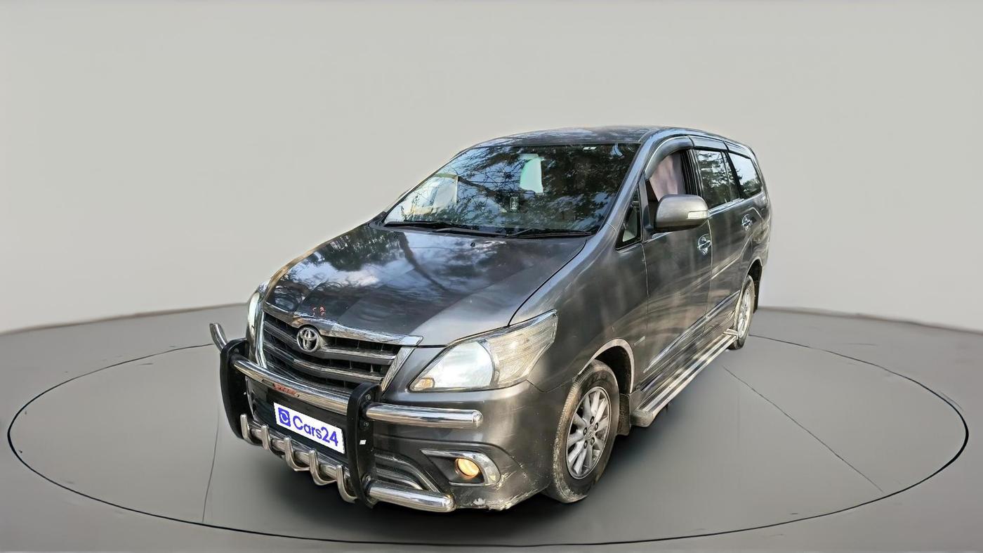 2014 Toyota Innova 2.5 VX 8 STR, Diesel, Manual, 1,34,676 km, exterior