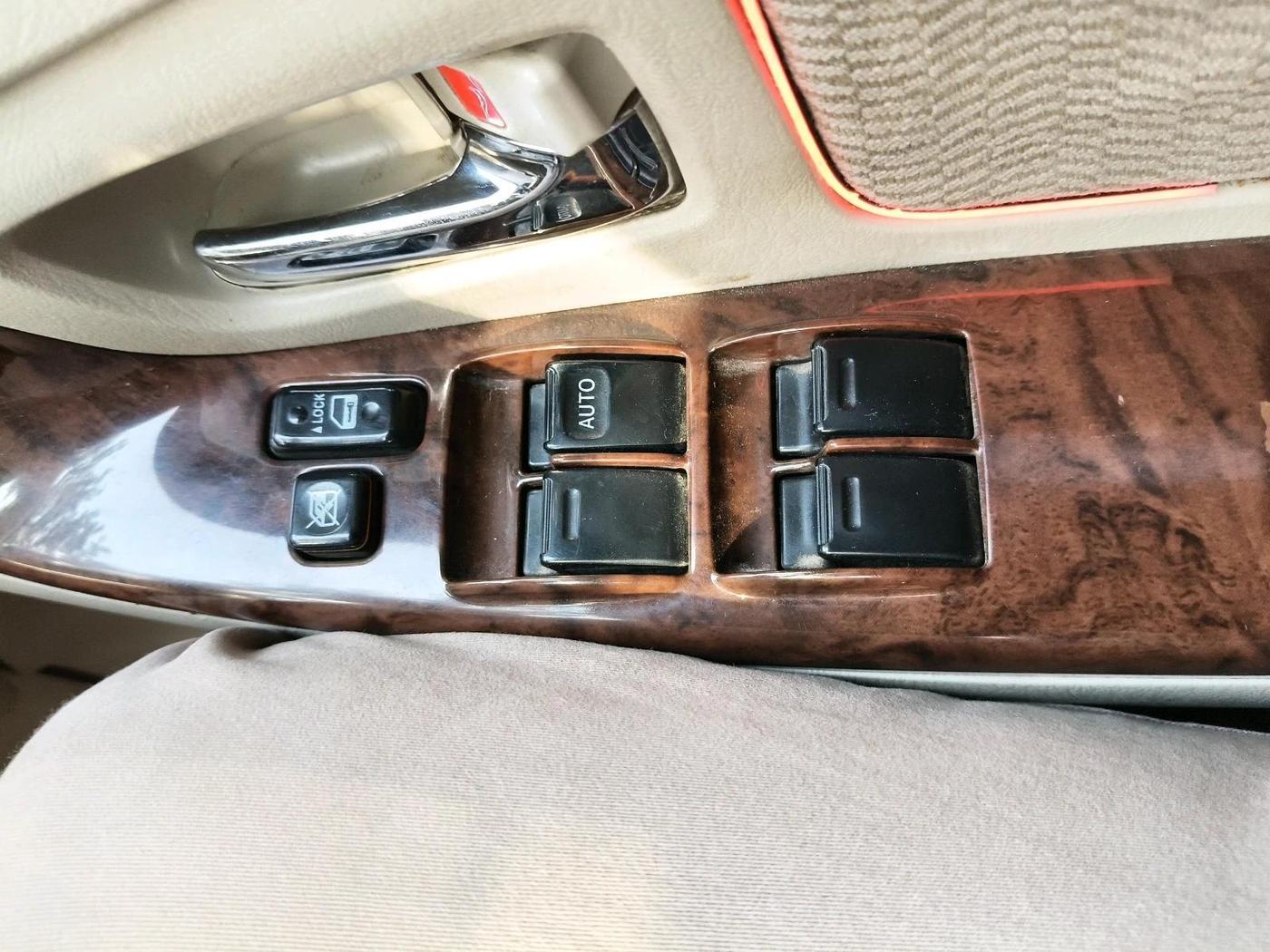 2014 Toyota Innova 2.5 VX 8 STR, Diesel, Manual, 1,34,676 km, interior