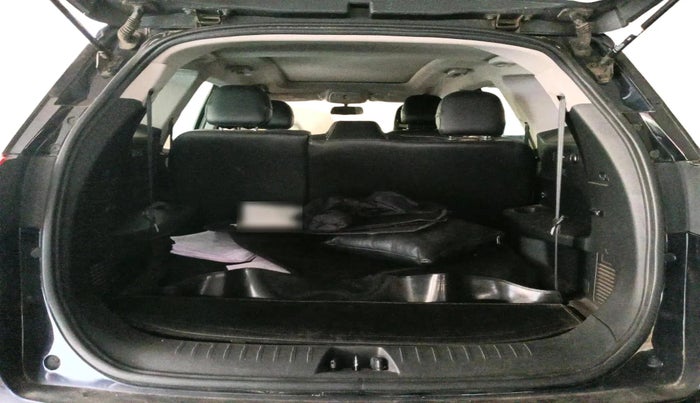 2023 Mahindra XUV700 AX 5 D AT 7 STR, Diesel, Automatic, 40,296 km, exterior