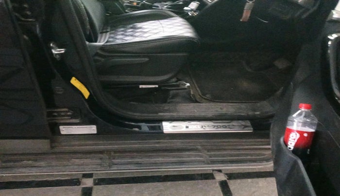 2023 Mahindra XUV700 AX 5 D AT 7 STR, Diesel, Automatic, 40,296 km, interior