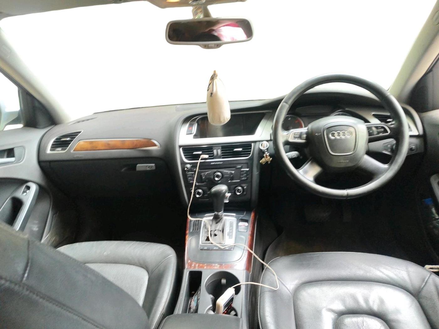 2011 Audi A4 2.0 TDI, Diesel, Automatic, 1,01,453 km, interior
