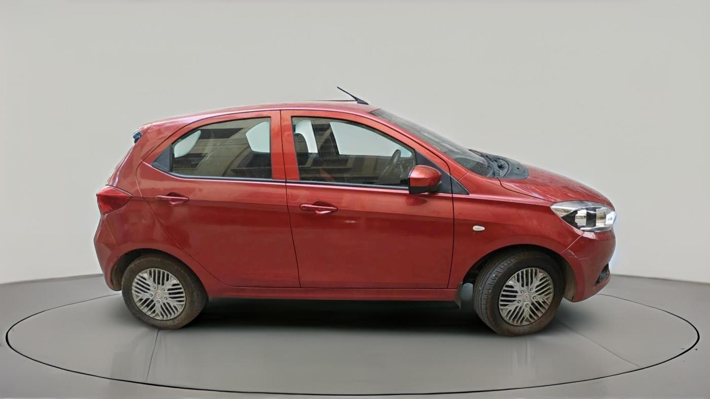 2017 Tata Tiago XT PETROL, Petrol, Manual, 80,537 km, exterior