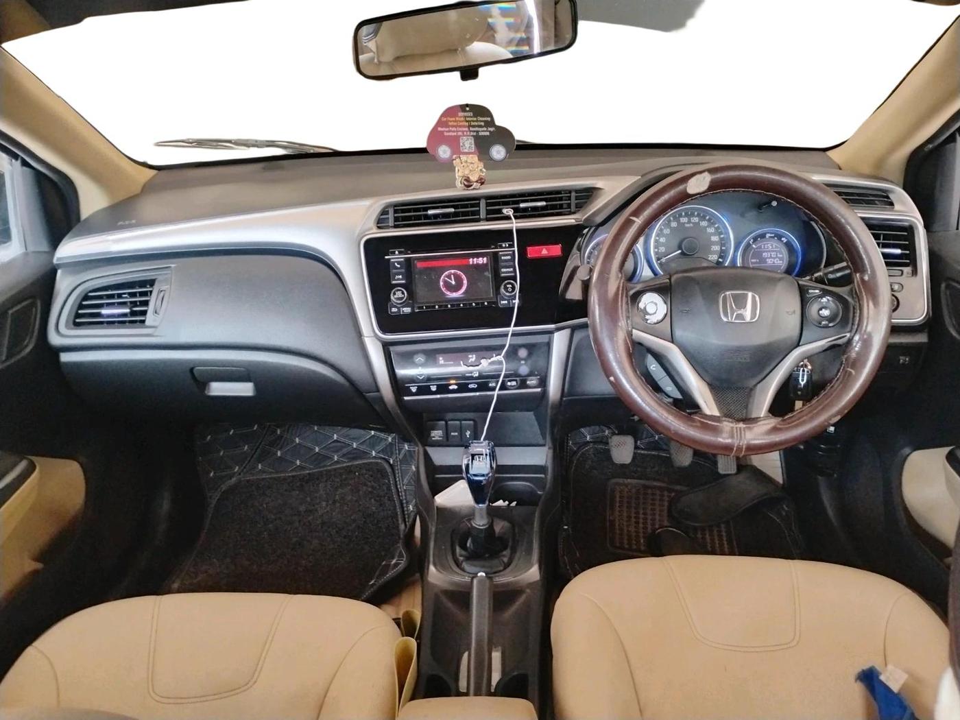 2014 Honda City 1.5L I-DTEC V, Diesel, Manual, 1,93,702 km, interior