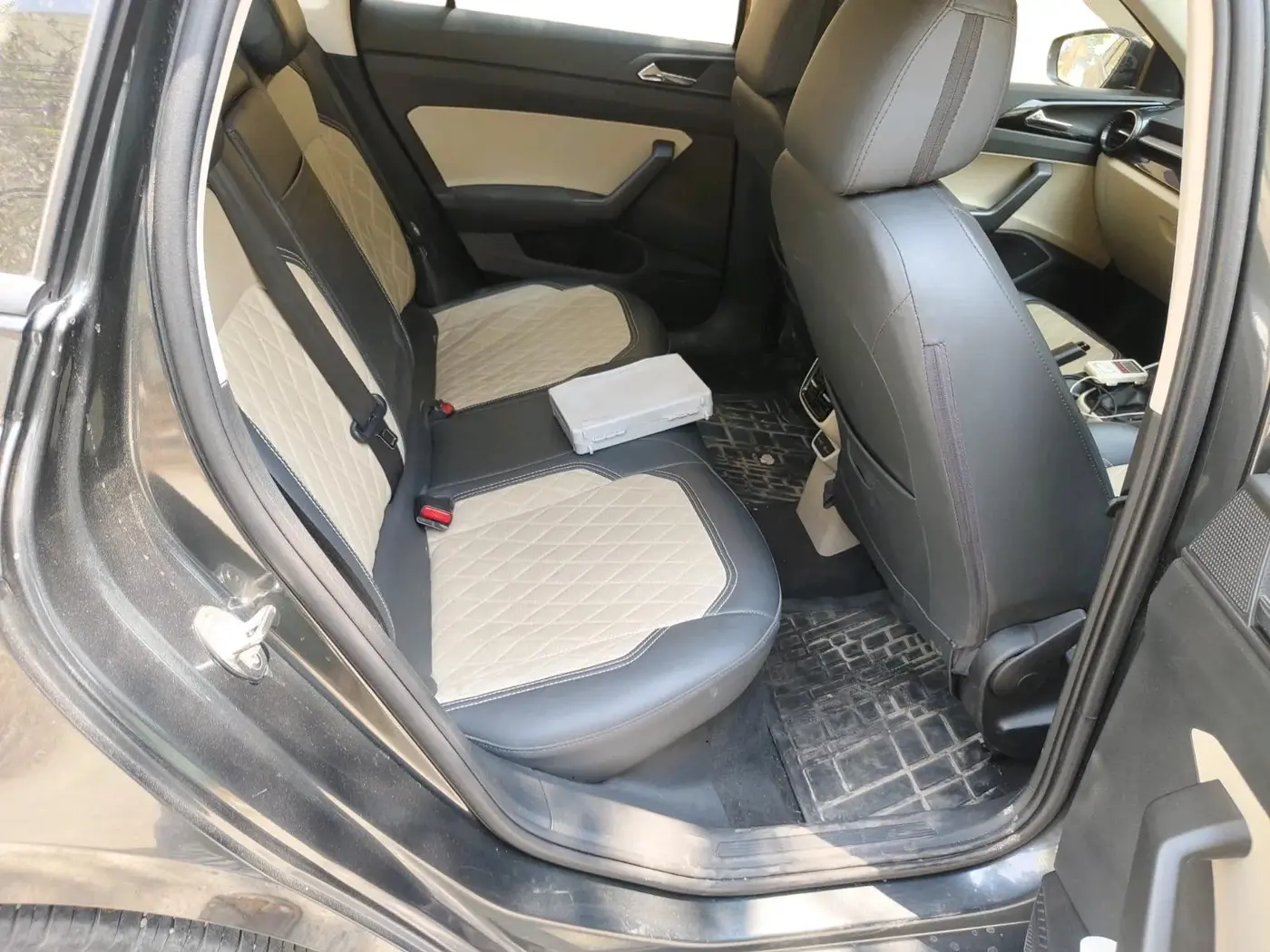 2023 Skoda SLAVIA STYLE 1.0L TSI AT, Petrol, Automatic, 64,369 km, interior