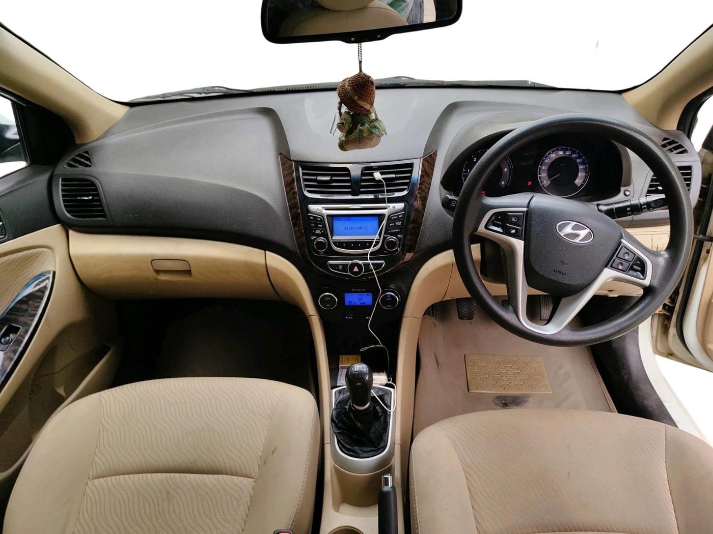 2012 Hyundai Verna FLUIDIC 1.6 CRDI SX, Diesel, Manual, 1,13,813 km, interior