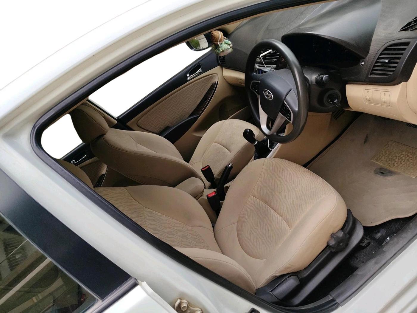 2012 Hyundai Verna FLUIDIC 1.6 CRDI SX, Diesel, Manual, 1,13,813 km, interior