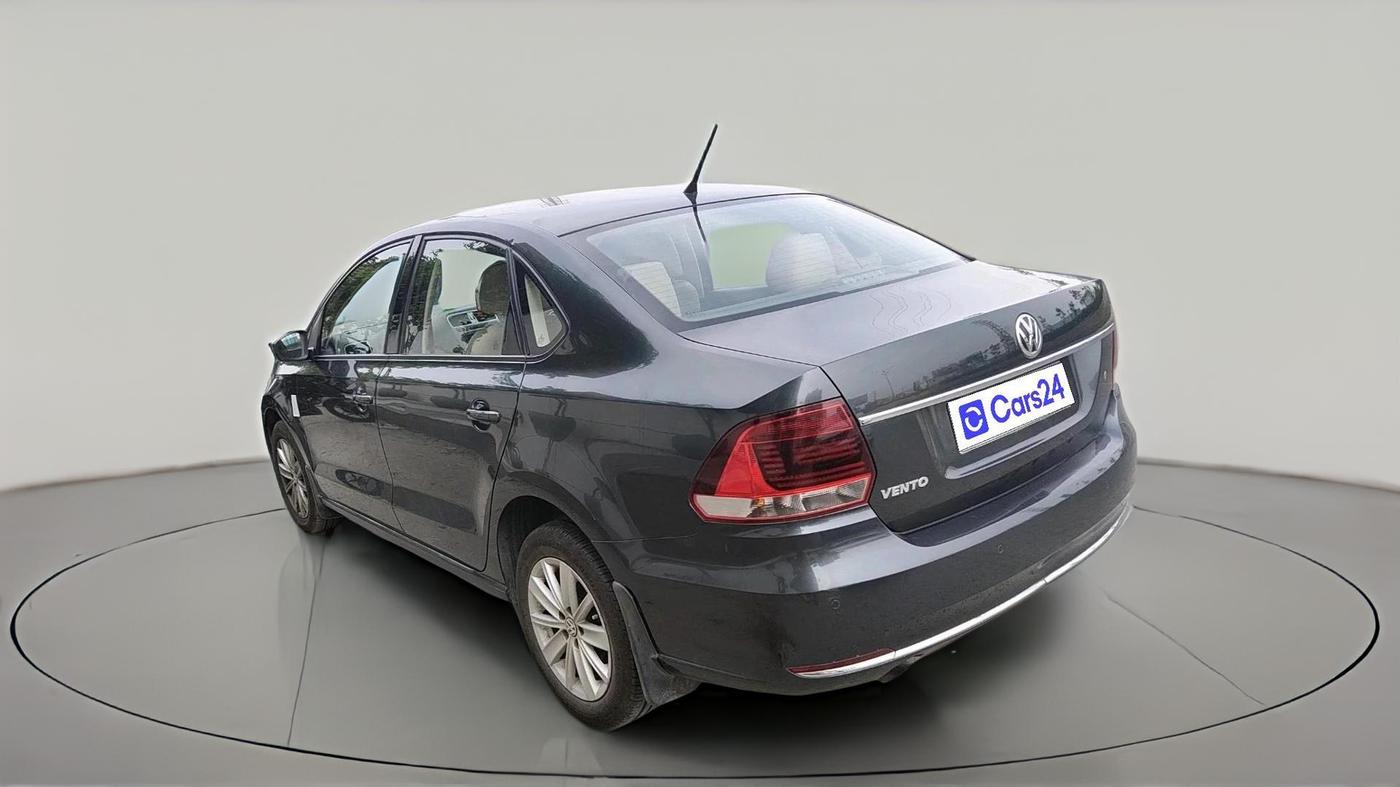 2017 Volkswagen Vento HIGHLINE 1.6 MPI, Petrol, Manual, 45,833 km, exterior