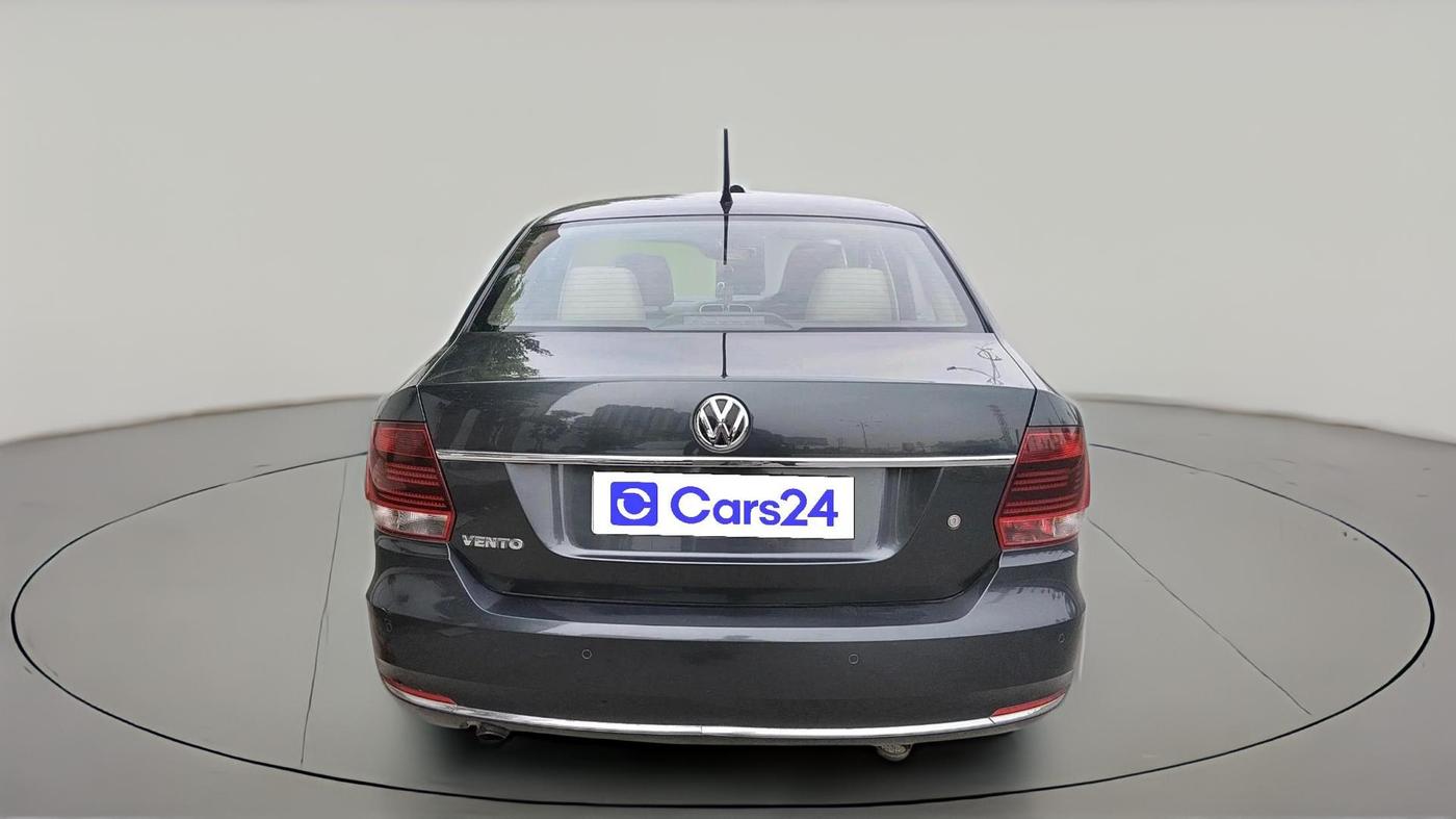 2017 Volkswagen Vento HIGHLINE 1.6 MPI, Petrol, Manual, 45,833 km, exterior