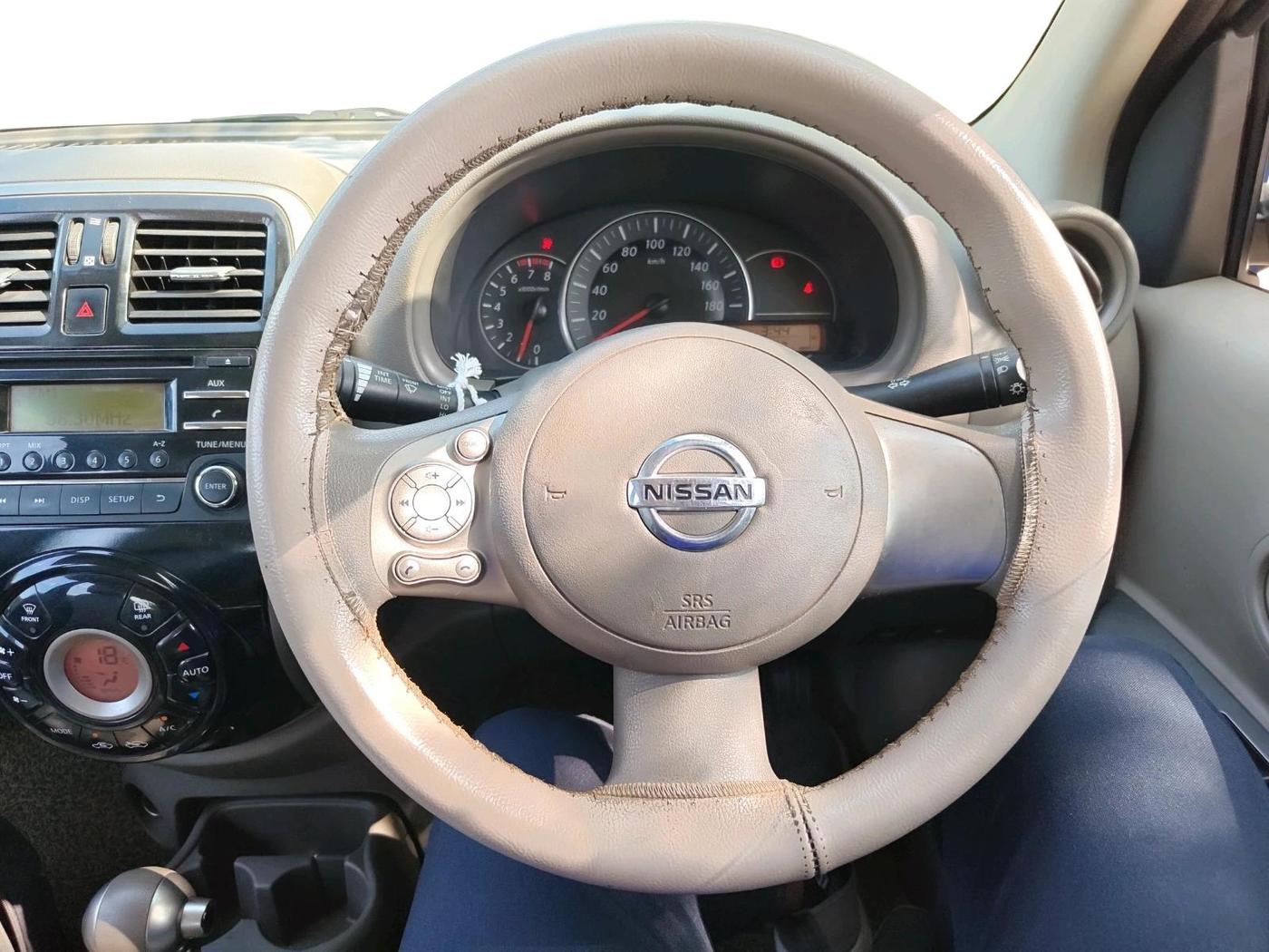 2014 Nissan Micra XV CVT, Petrol, Automatic, 87,677 km, interior