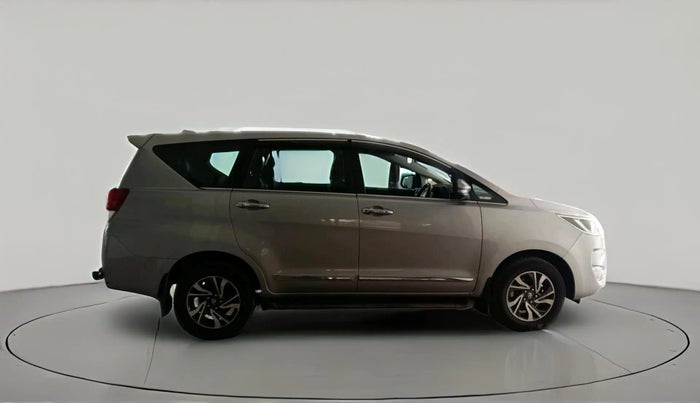 2025 Toyota Innova Crysta GX Plus 8 STR, Diesel, Manual, 15,374 km, exterior