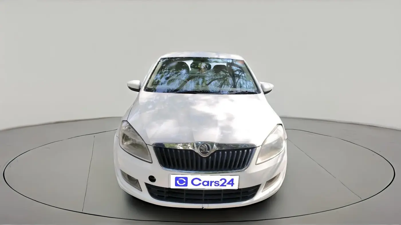 2015 Skoda Rapid 1.5 TDI CR AMBITION WITH ALLOY, Diesel, Manual, 2,00,931 km, exterior
