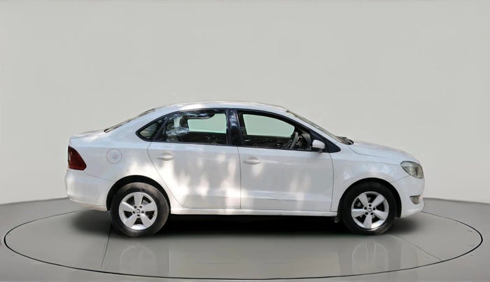 2015 Skoda Rapid 1.5 TDI CR AMBITION WITH ALLOY, Diesel, Manual, 2,00,931 km, exterior