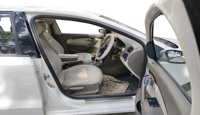 2015 Skoda Rapid 1.5 TDI CR AMBITION WITH ALLOY, Diesel, Manual, 2,00,931 km, interior