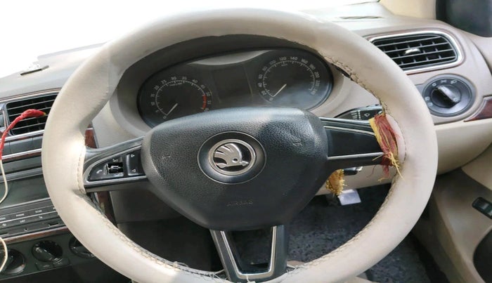 2015 Skoda Rapid 1.5 TDI CR AMBITION WITH ALLOY, Diesel, Manual, 2,00,931 km, interior