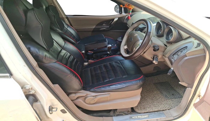 2012 Mahindra XUV500 W8, Diesel, Manual, 2,37,374 km, interior