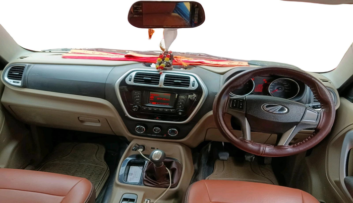 2017 Mahindra TUV300 T8, Diesel, Manual, 1,72,042 km, interior