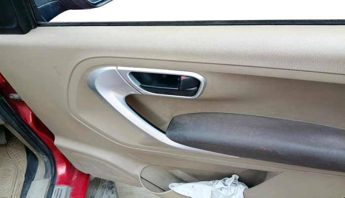 2017 Mahindra TUV300 T8, Diesel, Manual, 1,72,042 km, interior
